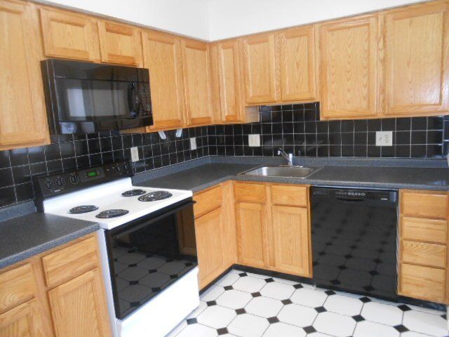 1968 Indianola Ave Apt A interior 6