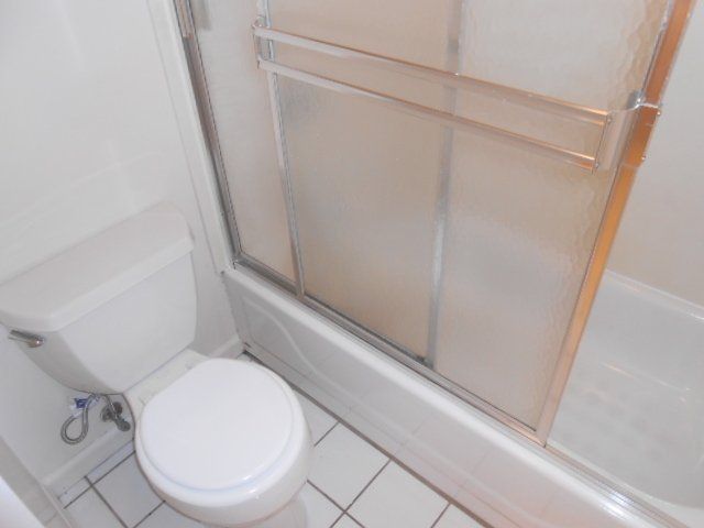 1968 Indianola Ave Apt A interior 5