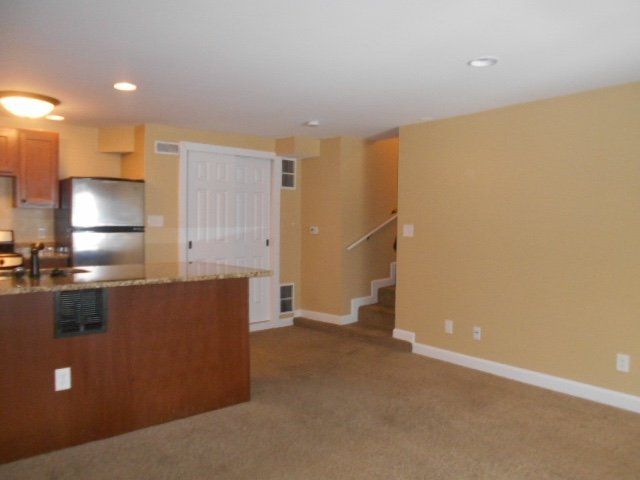 living area at 16+W.+Oakland+Ave