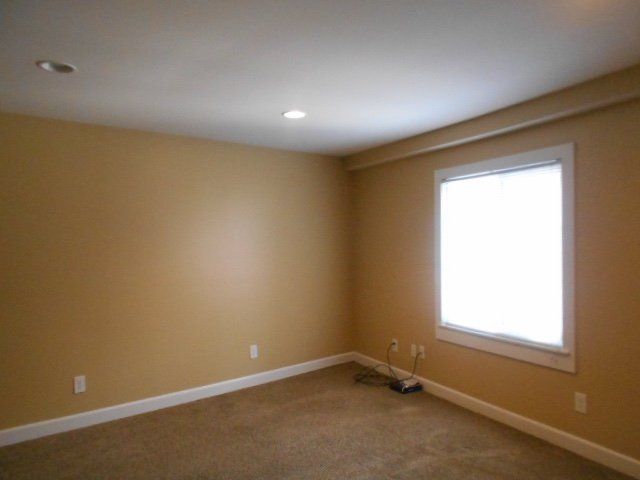 guest room 3 16+W.+Oakland+Ave