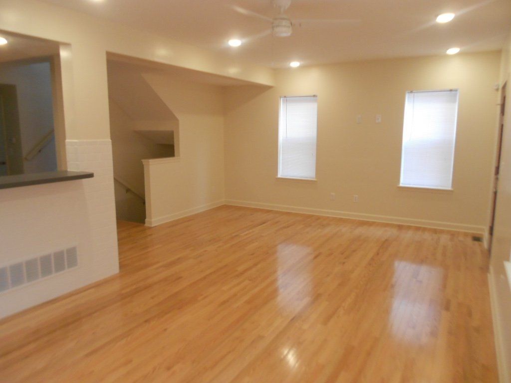 2239 Neil Ave. - Living Room 04