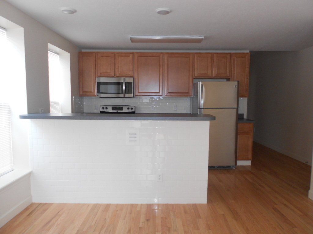 1509-1513 N. High St. - Kitchen 06