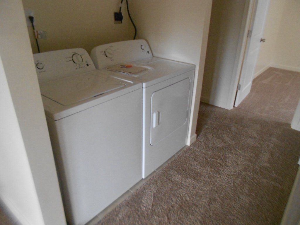 2239 Neil Ave. - In unit laundry