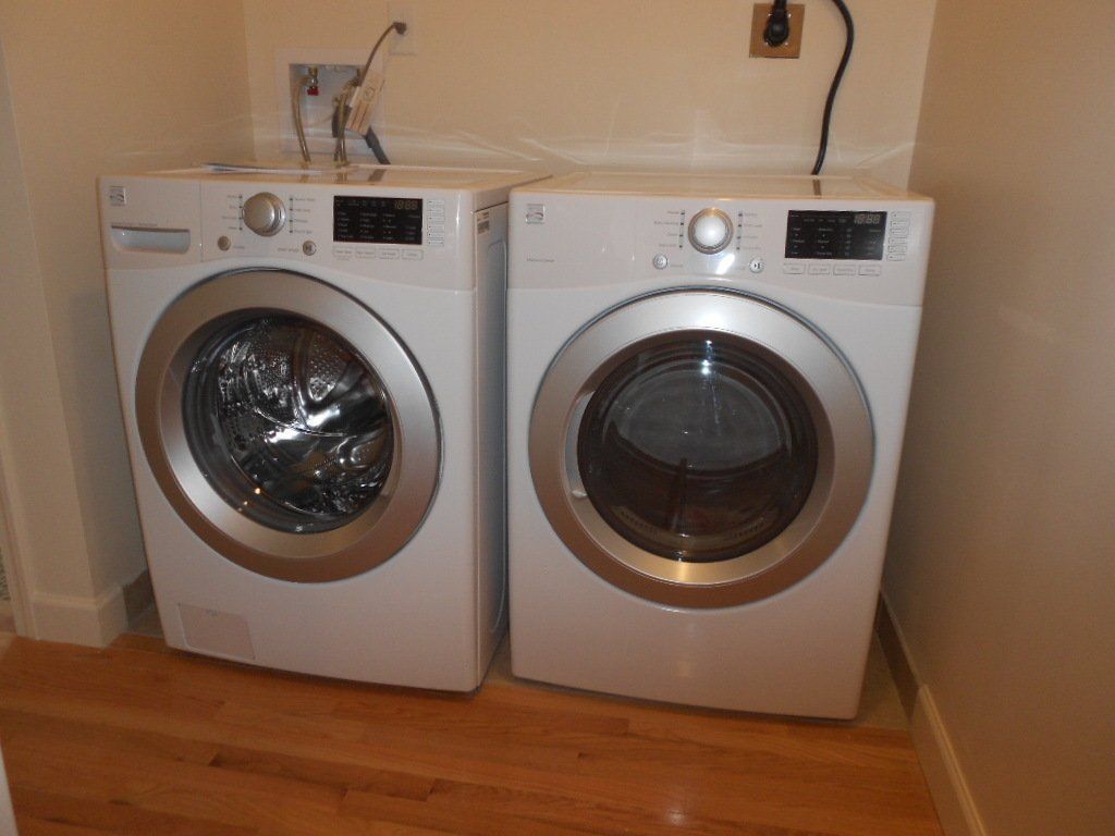 1509-1513 N. High St. - In Unit Laundry 02