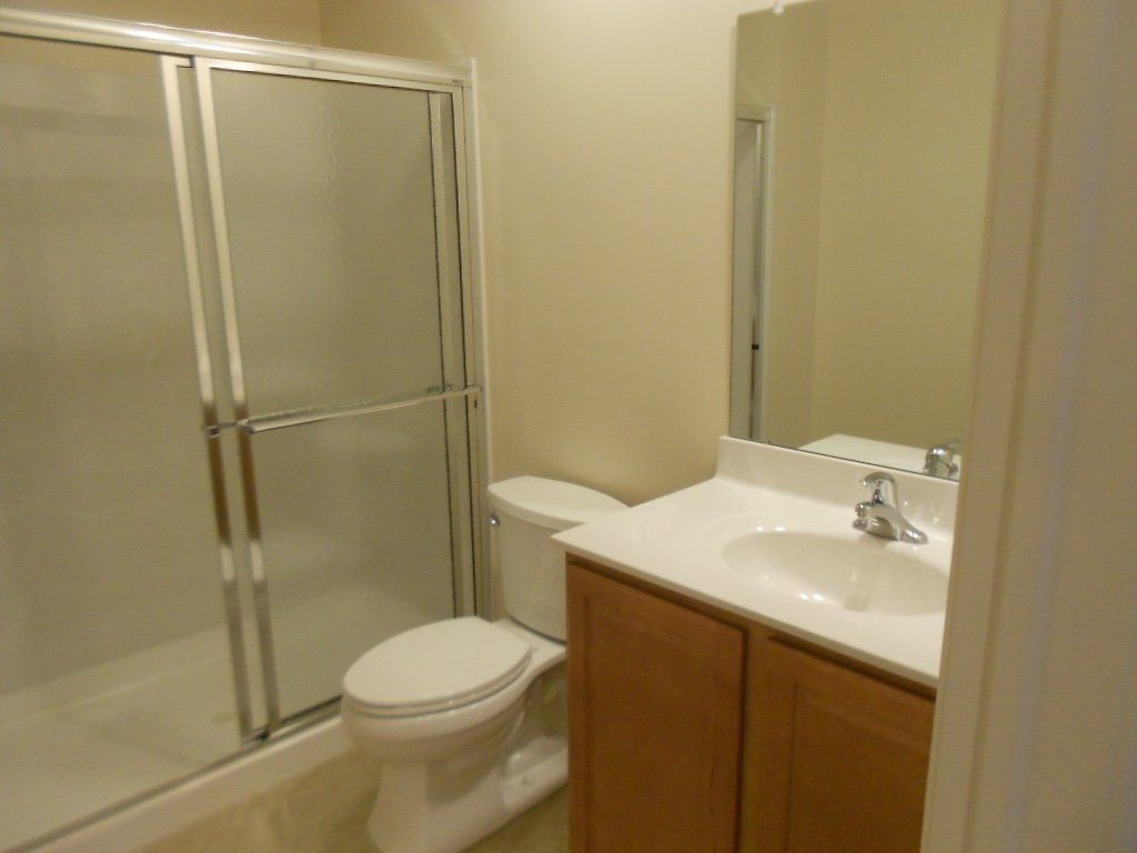 2239 Neil Ave. - Bathroom 02