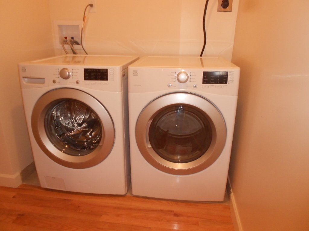 1509-1513 N. High St. - In Unit Laundry