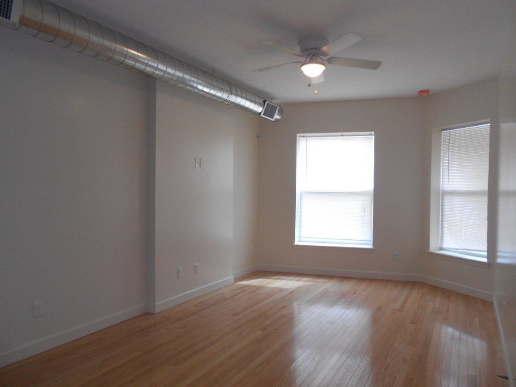 1509-1513 N. High St interior 11