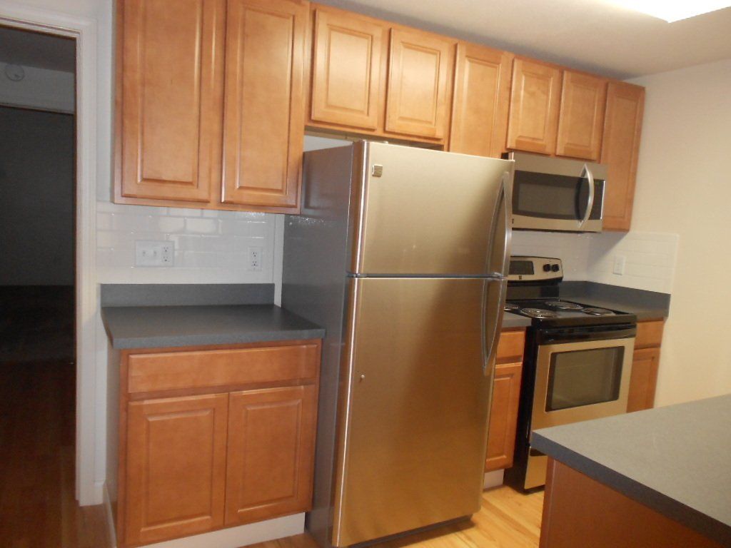 1509-1513 N. High St interior 10