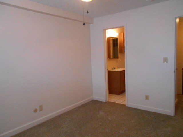 150-161 W. Maynard (TH) bedroom