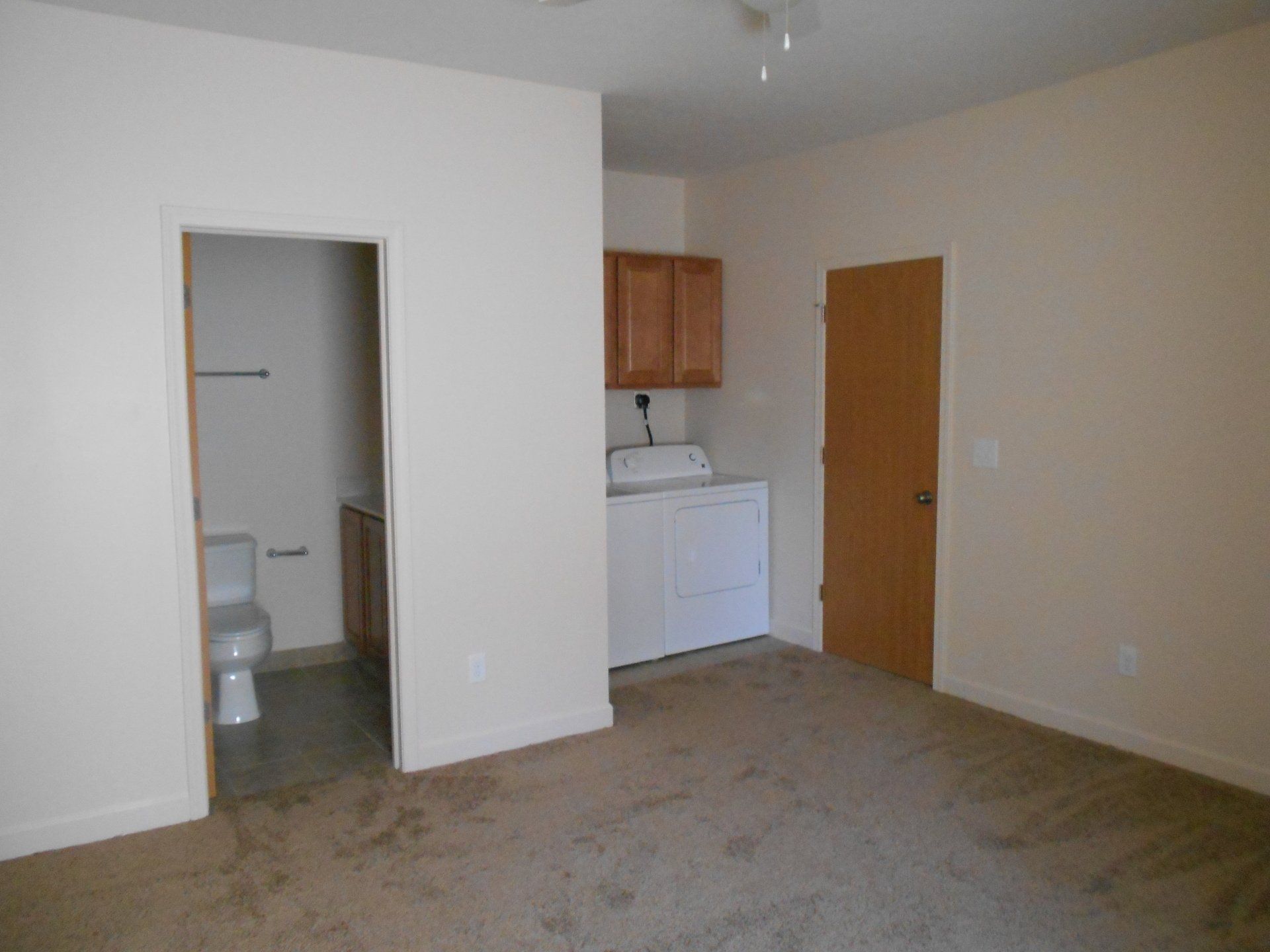 1457 Neil interior 3