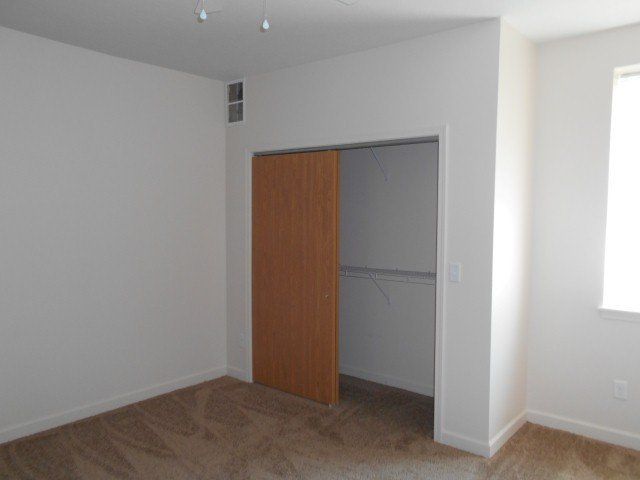 1457 Neil interior 8