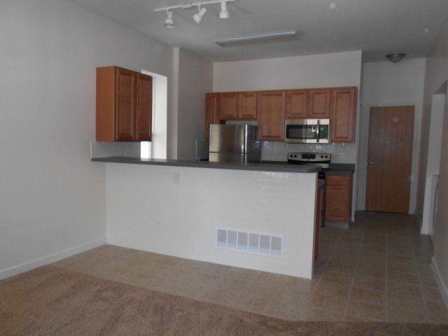 1459 Neil Ave - Kitchen 02