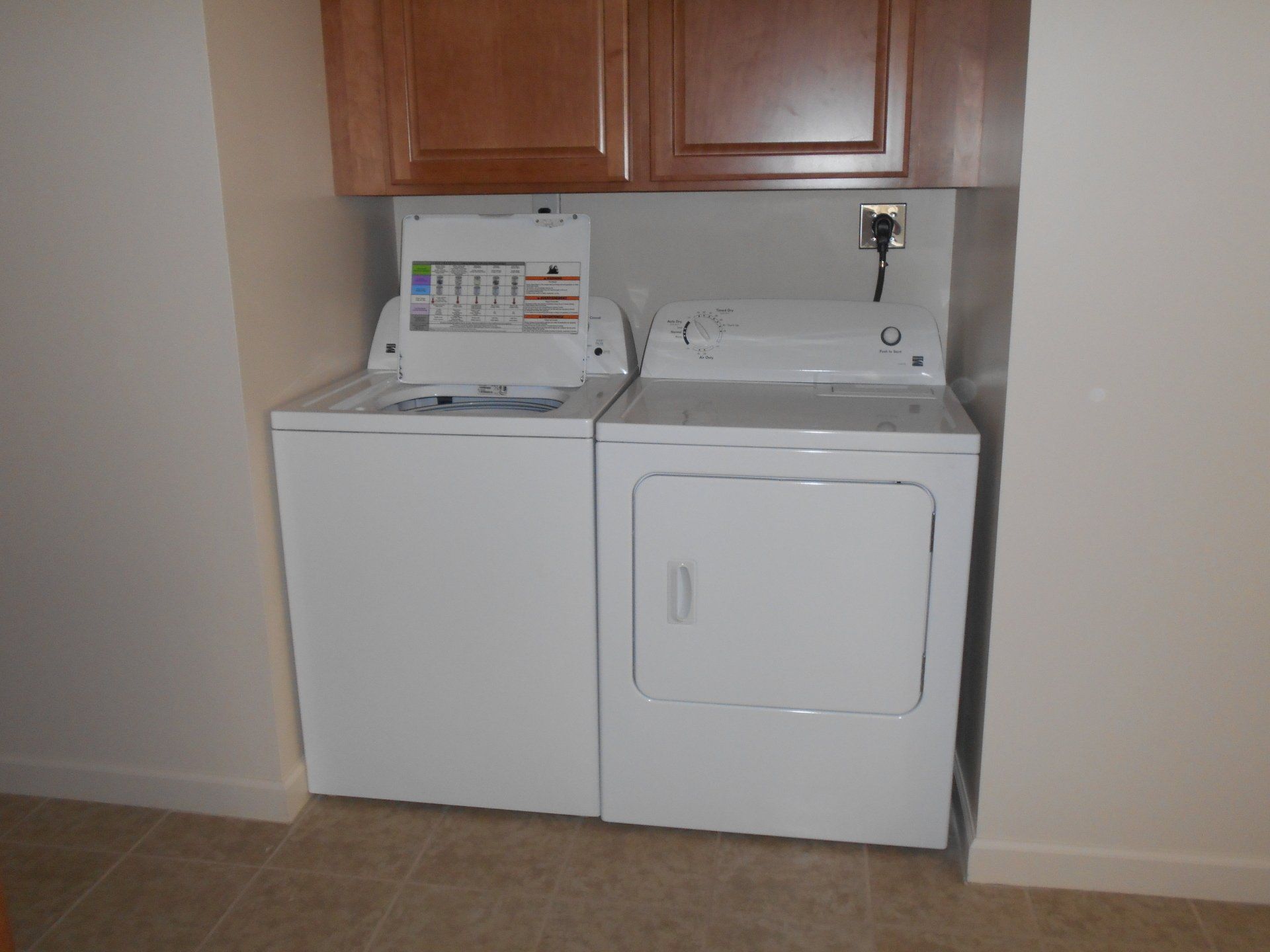 1459 Neil Ave - In Unit Laundry