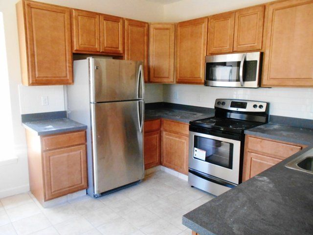 1471 Neil Ave.- Kitchen 02