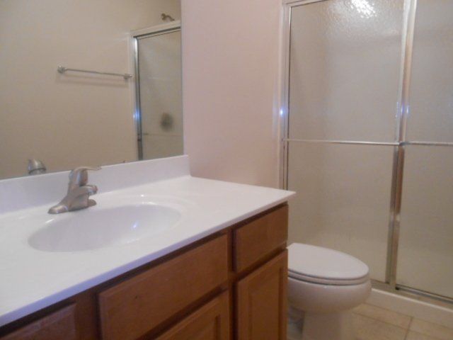 1469 Neil Ave.- Bathroom 03