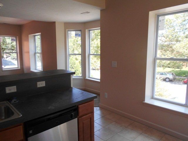 1471 Neil Ave.- Kitchen 04
