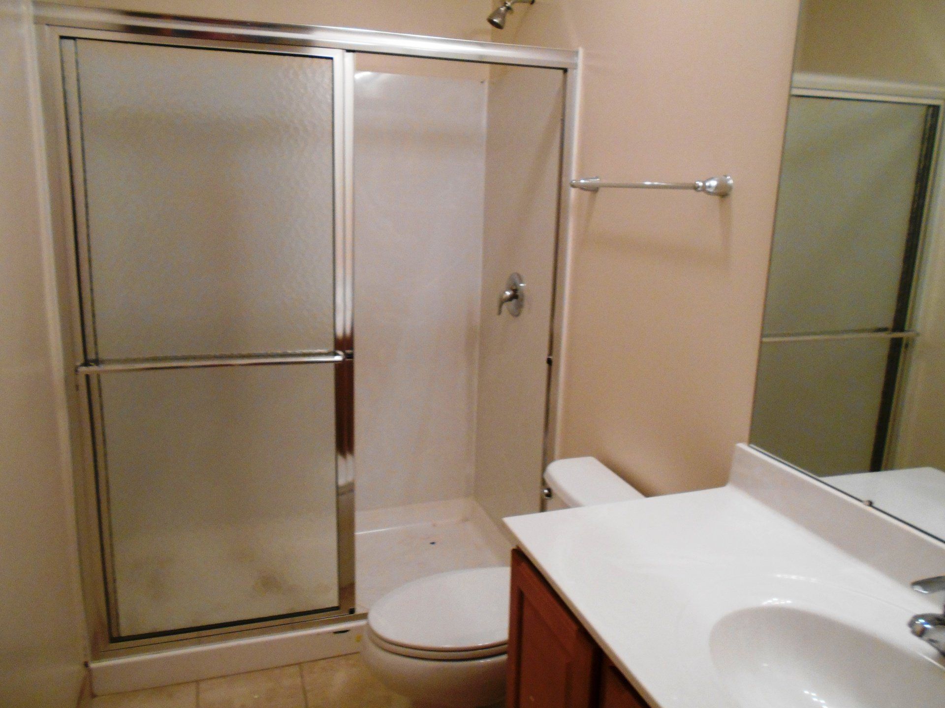 1471 Neil Ave.- Bathroom 02