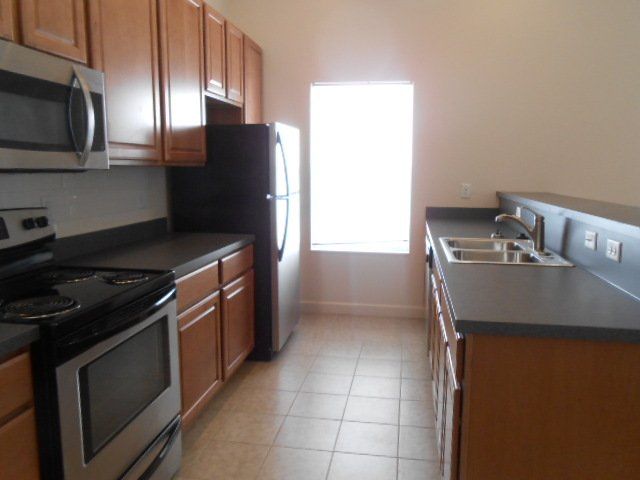 70-72 Bucks Alley galley kitchen