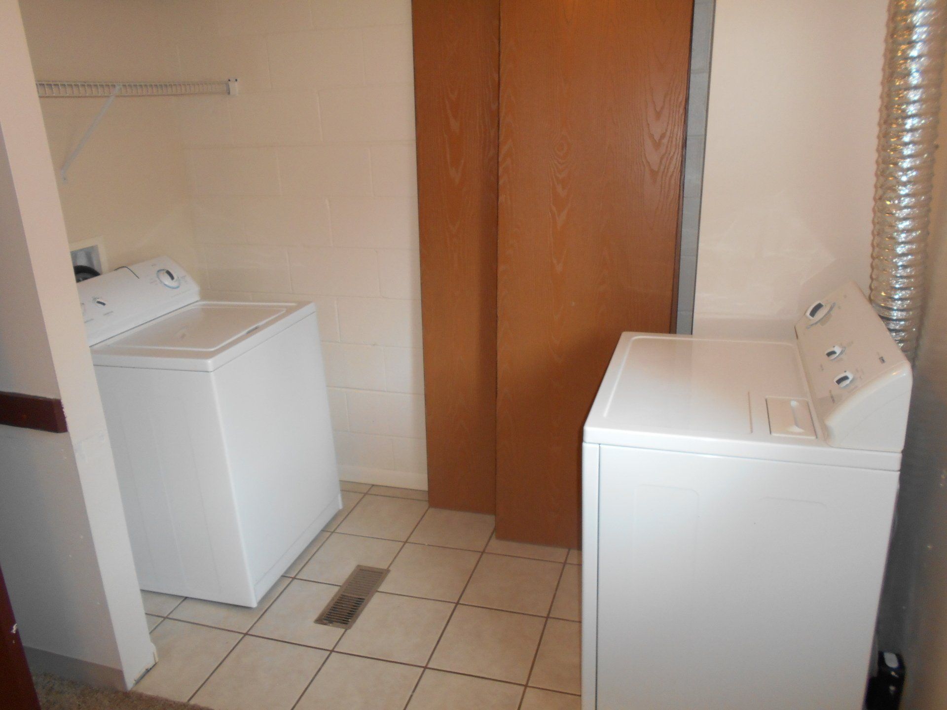 170 - 188 W. 9th Ave laundry