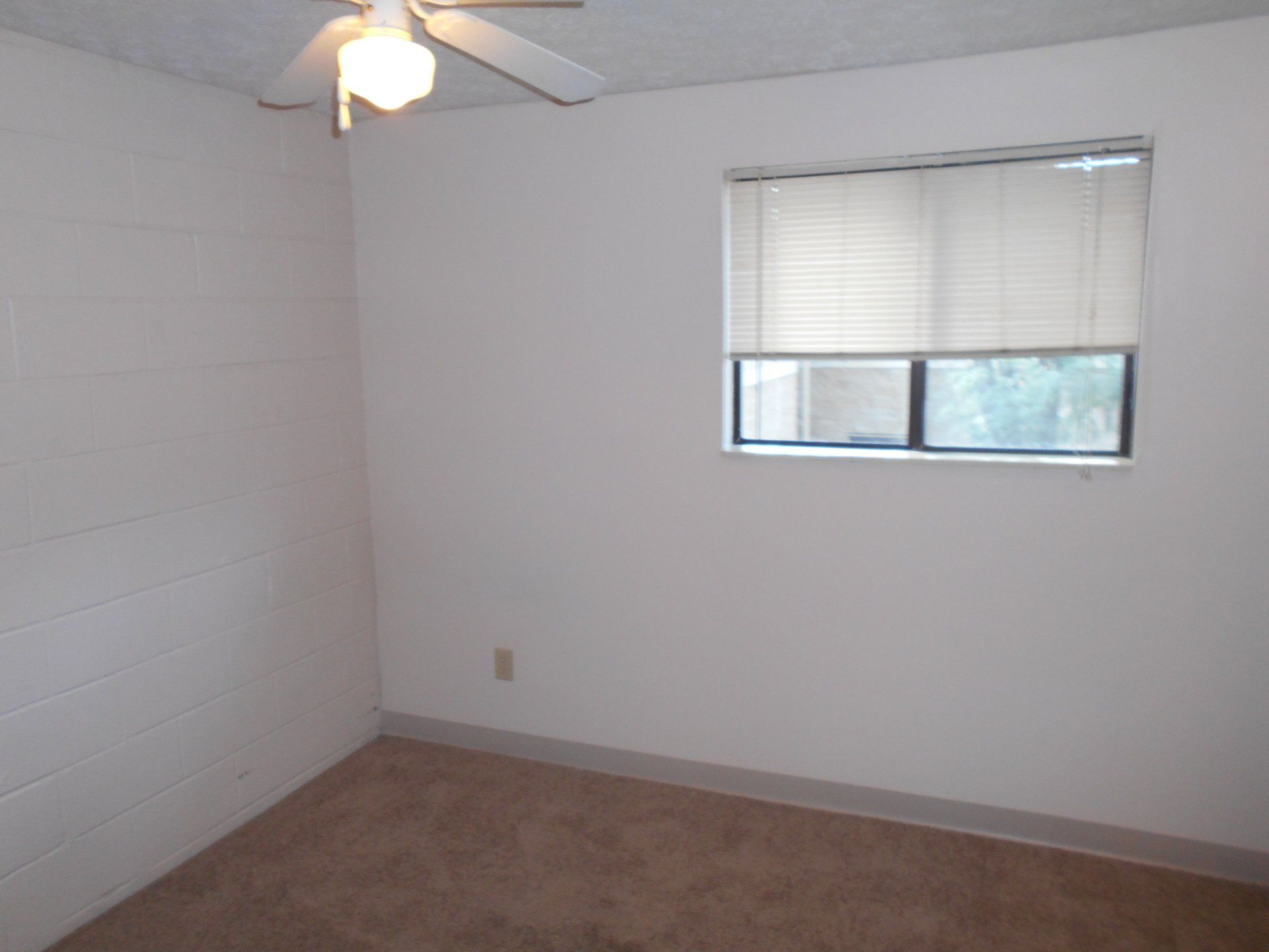 170 - 188 W. 9th Ave bedroom