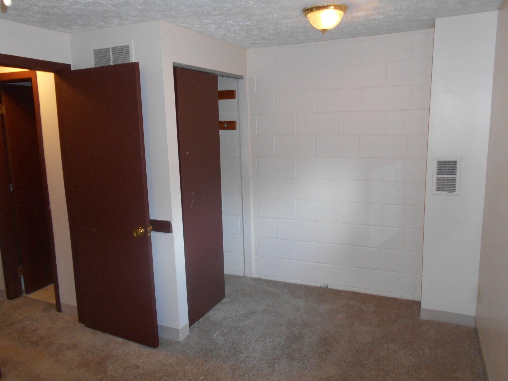 170 - 188 W. 9th Ave interior