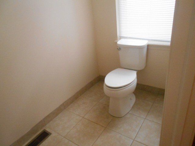 14-24-w-9th-ave- toilet