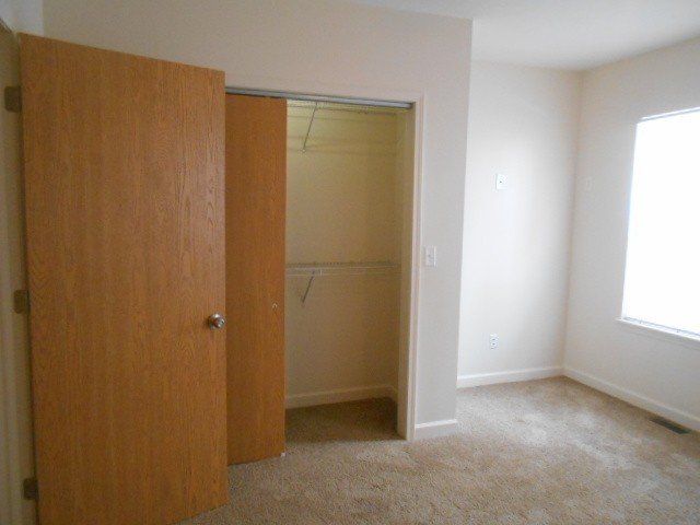 14-24-w-9th-ave- Closet