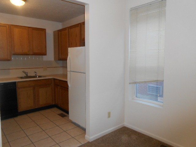 1522-1532 Worthington -Kitchen 01