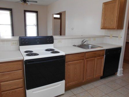 1543 Summit Street -Kitchen 01