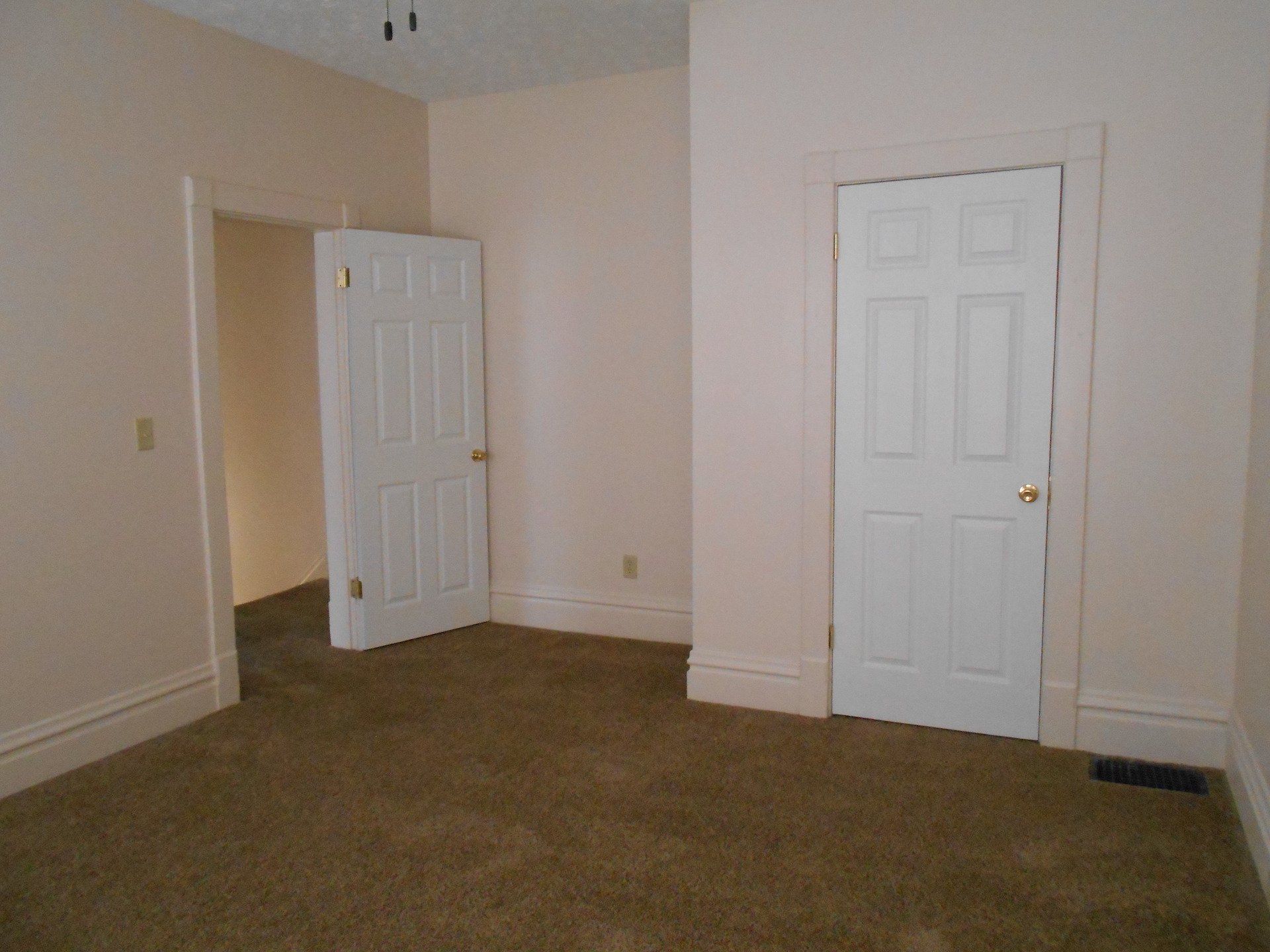 1543 Summit Street - Bedroom