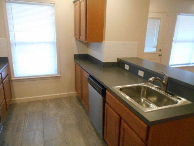 204 E. 14th Ave. -Kitchen 02