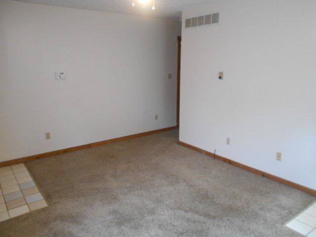 57 E. 14th Ave. Apt. C living room 3