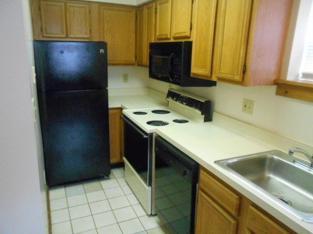 57 E. 14th Ave. Apt. C kitchen 2