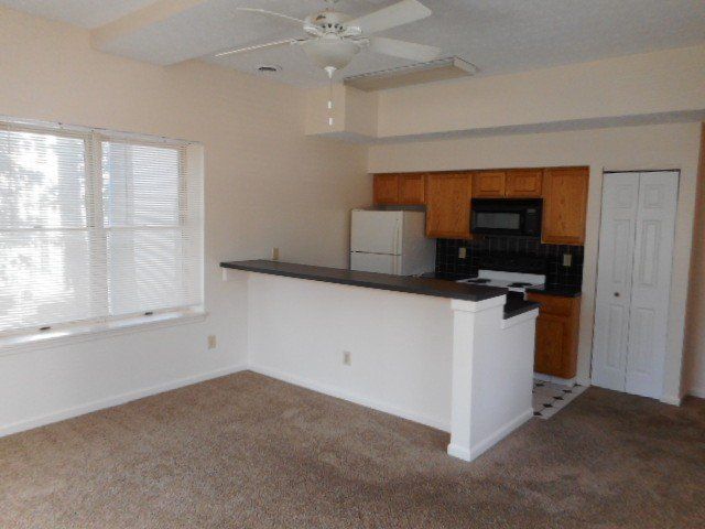 93 E. 15th Ave. Apt. D - Kitchen 02