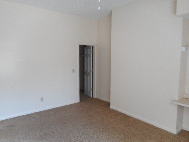 93 E. 15th Ave. Apt. D - Living Room 01