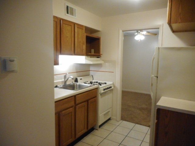 365-367 W. 6th Ave interior 16