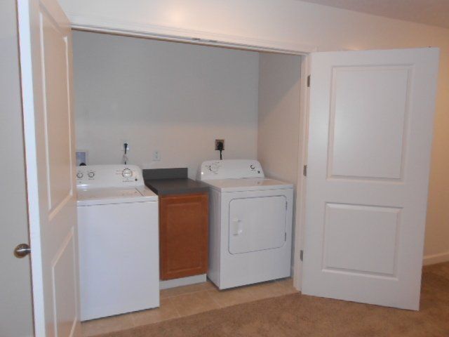 1523-1529 N. Wall St laundry