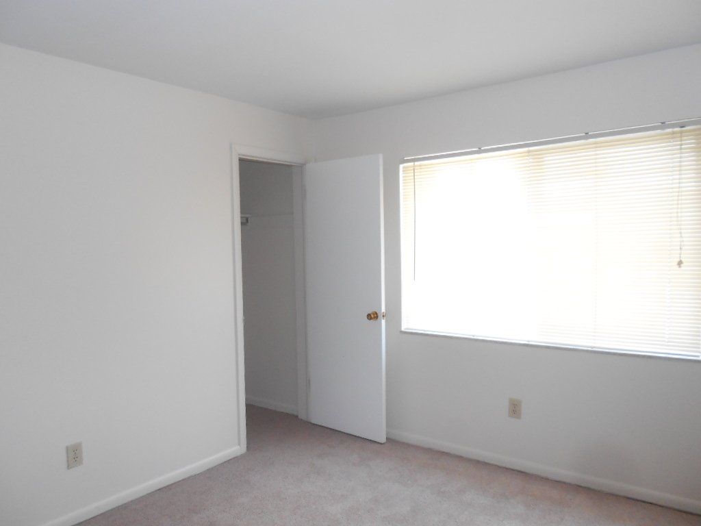 106-114 E Lane Ave - Bedroom 04