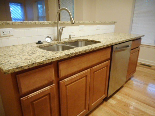 1469  Neil Ave.- Kitchen 03