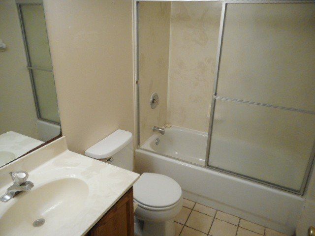 61 W. 10th Ave. Apt. A - Bathroom 02