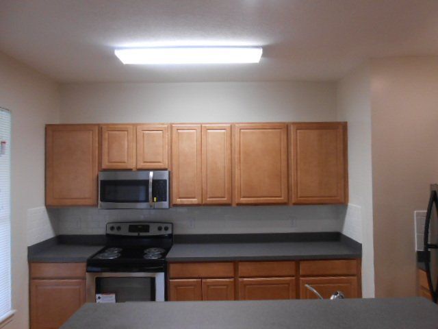 166 E. Lane Ave kitchen