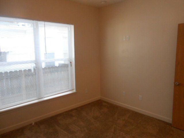 166 E. Lane Ave large windows