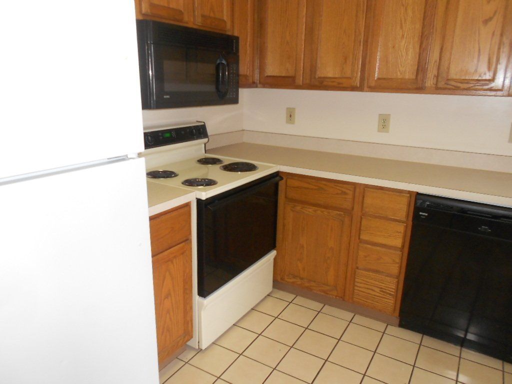 44 E. 12th Ave Apt. B kitchen