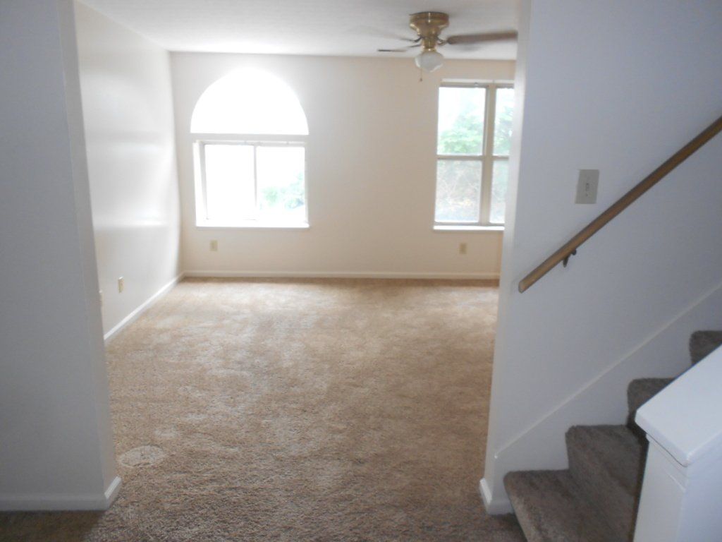 44 E. 12th Ave Apt. B living room