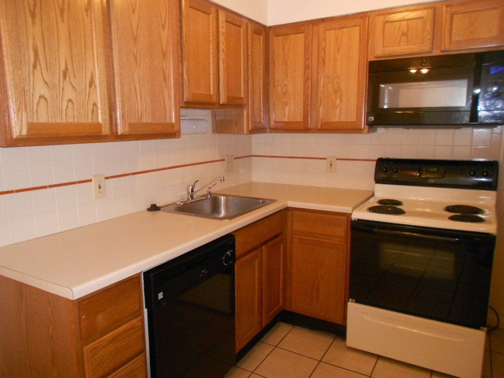 106-114 E Lane Ave - Kitchen 06