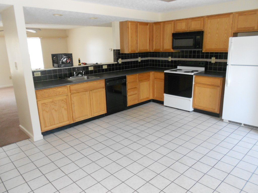 218 E. 17th Ave. -Kitchen 02