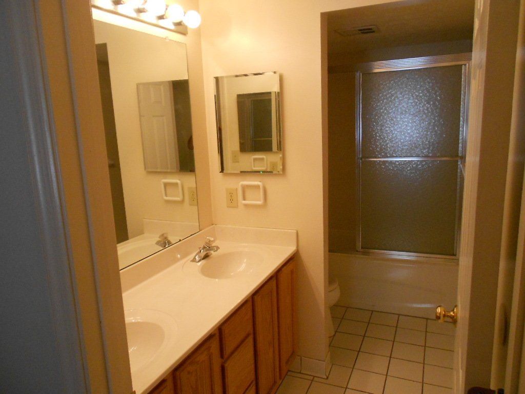 218 E. 17th Ave. -Bathroom 01