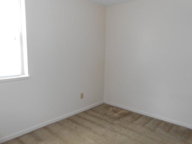 44 E. 12th Ave. Apt. C -  Bedroom Wall