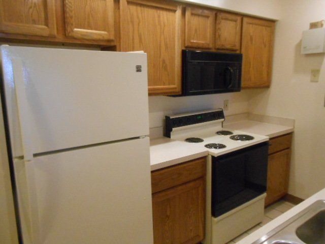 44 E. 12th Ave. Apt. C - Kitchen Appliances 02