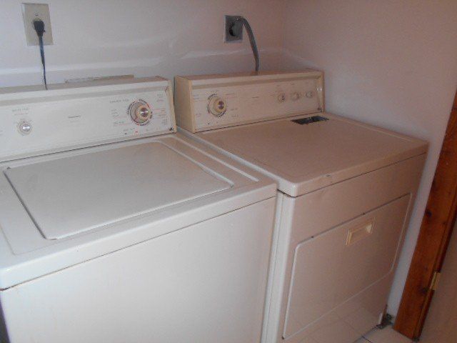 37 E. 14th Ave Apt. C laundry